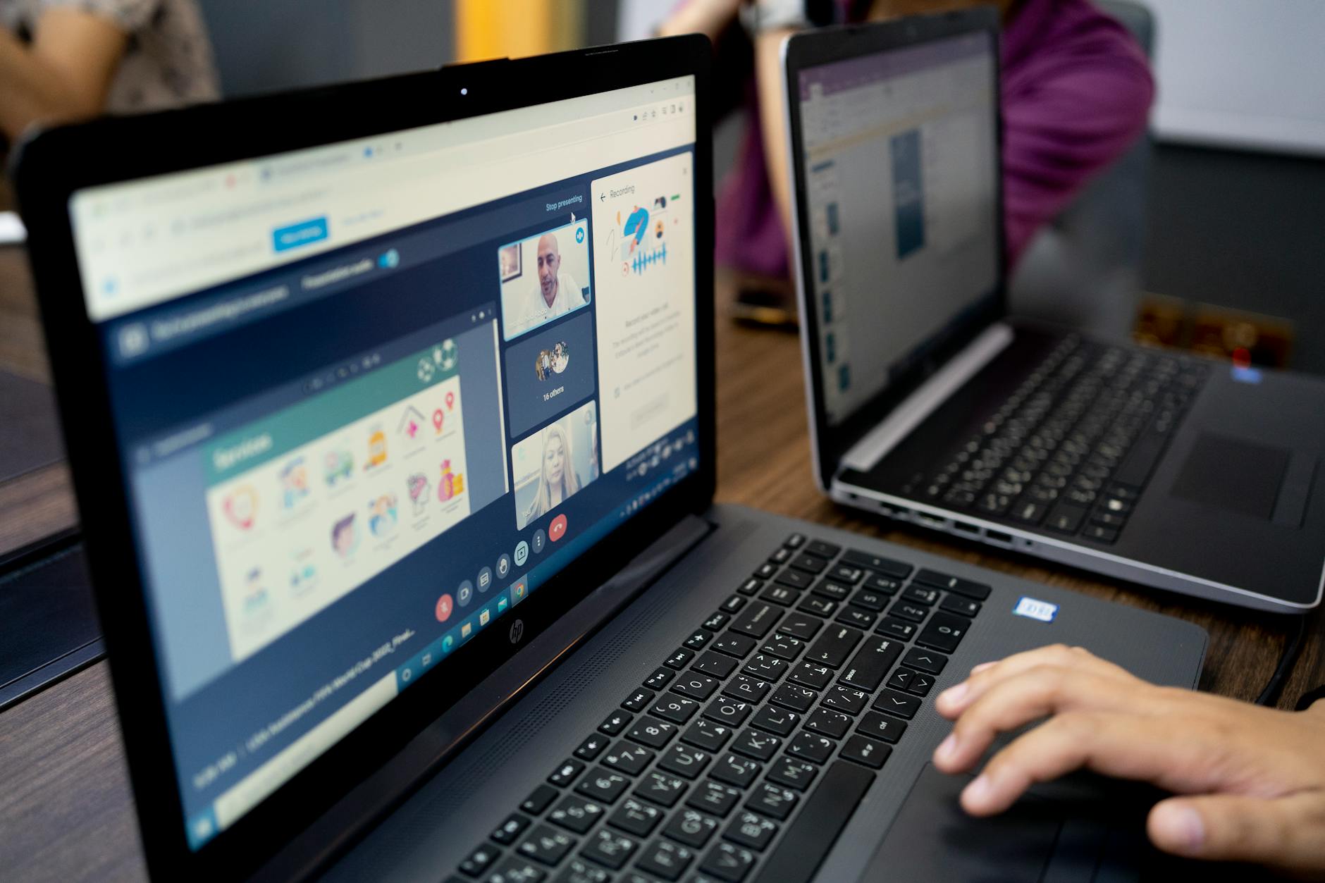 Close-up of a Teams meeting toolbar with the Copilot icon highlighted