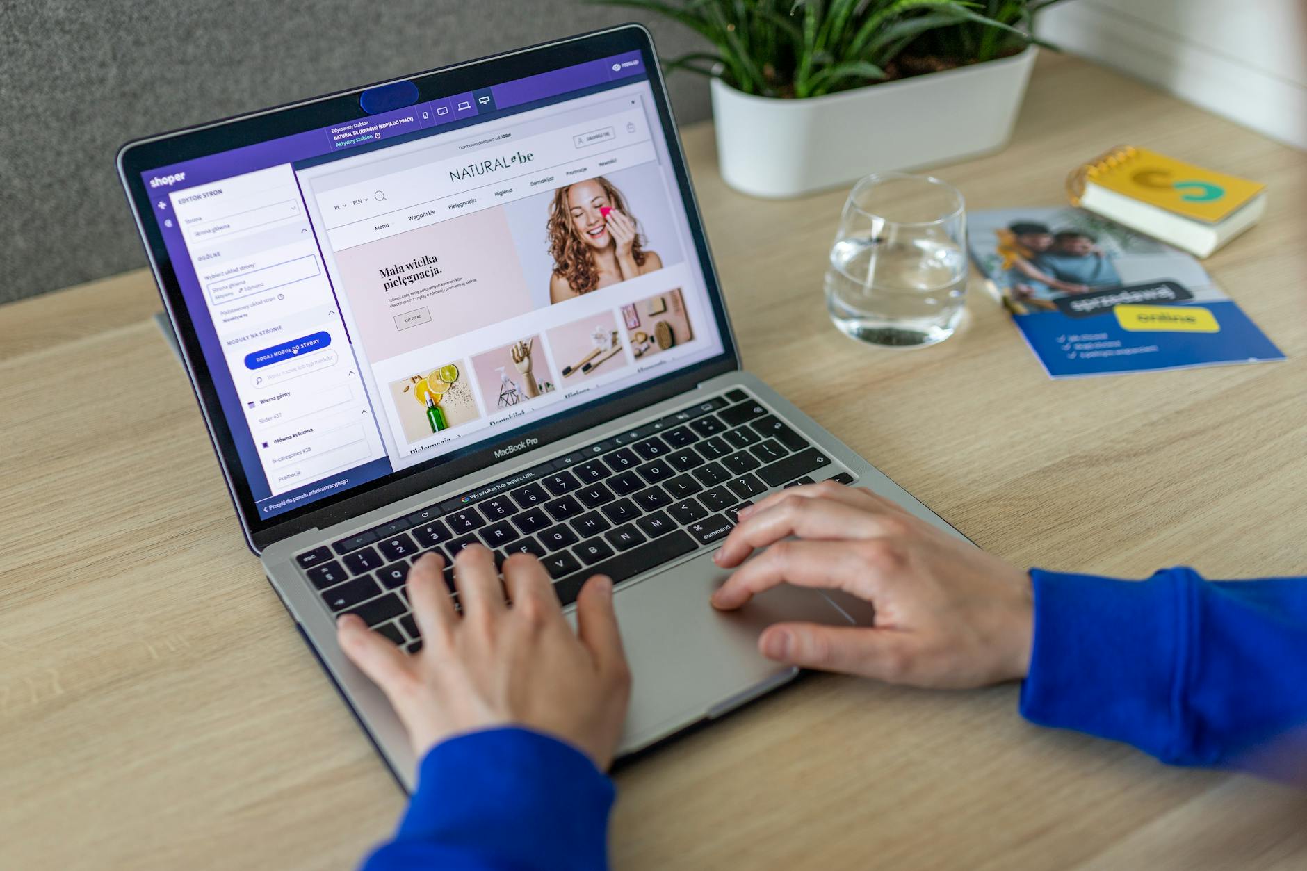 Listing Canva templates on Etsy with mockup previews