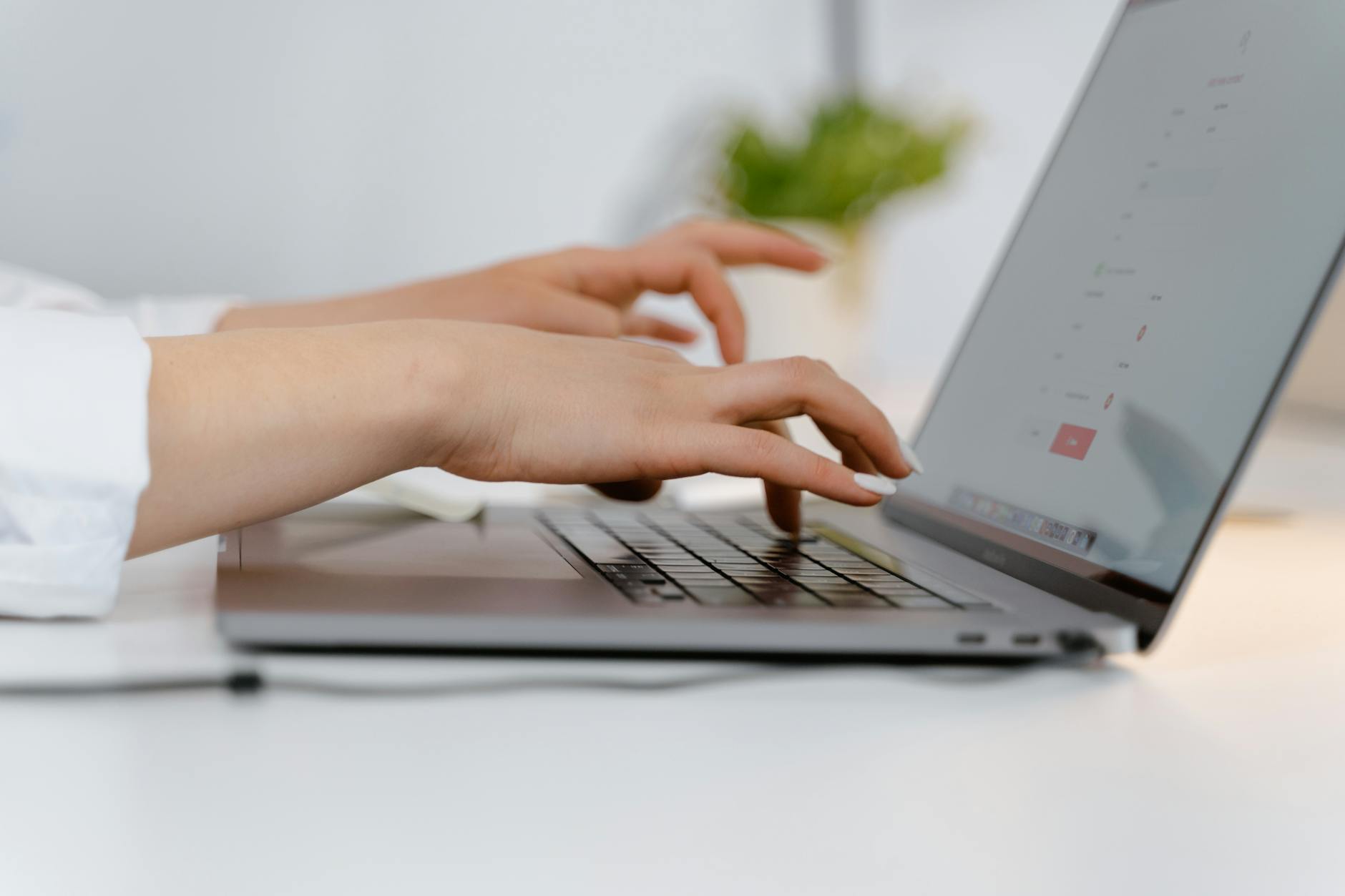 Signing up to Canva and meeting the interface for the first time